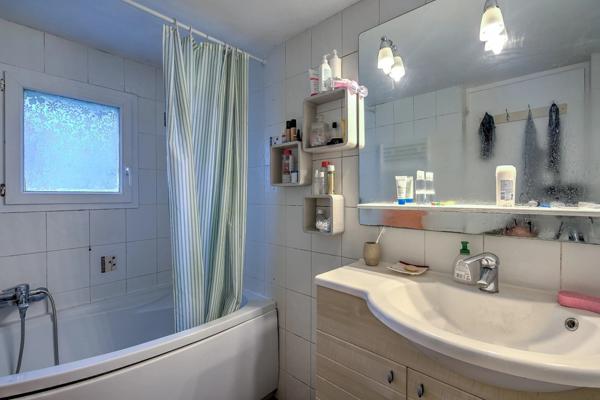 Charmante maison ancienne rénovée – 5 chambres – Quartier résidentiel de Morangis