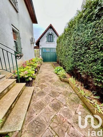 Maison 9 pièces de 192 m² à Vittel (88800)