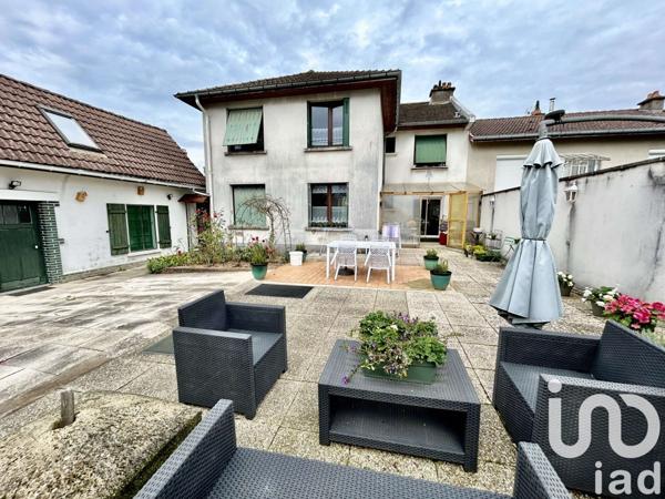 Maison 9 pièces de 192 m² à Vittel (88800)