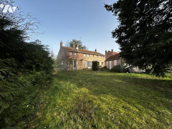 Maison de caractère avec logement indépendant et dépendances