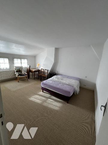 Maison de caractère avec logement indépendant et dépendances