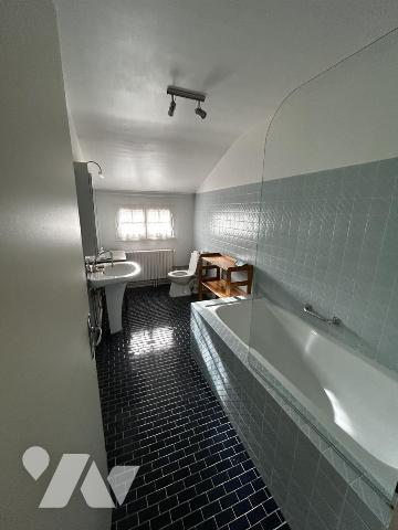 Maison de caractère avec logement indépendant et dépendances