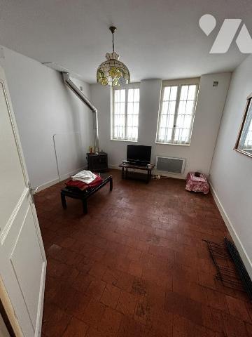 Maison de caractère avec logement indépendant et dépendances