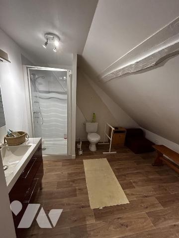 Maison de caractère avec logement indépendant et dépendances