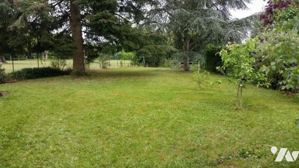 Maison de caractère avec logement indépendant et dépendances