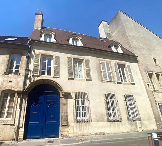 Appartement DIJON 5 Pièces 163.12 m² dans hôtel particulier