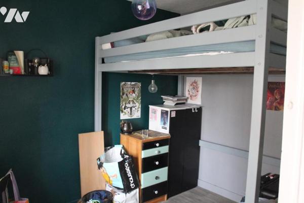 NIORT CENTRE , AVENUE DE PARIS, TRES AGREABLE MAISON DE VILLE AVEC GARAGE ET JARDIN .