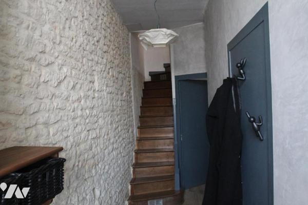 NIORT CENTRE , AVENUE DE PARIS, TRES AGREABLE MAISON DE VILLE AVEC GARAGE ET JARDIN .