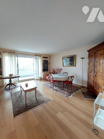 A VENDRE - RENNES (35) Au troisième étage d'une résidence avec ascenseur de 1971, ce T3 se comp...