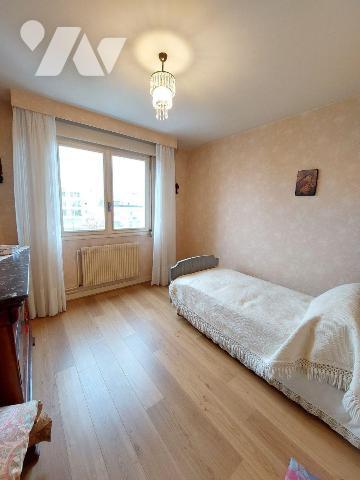 A VENDRE - RENNES (35) Au troisième étage d'une résidence avec ascenseur de 1971, ce T3 se comp...