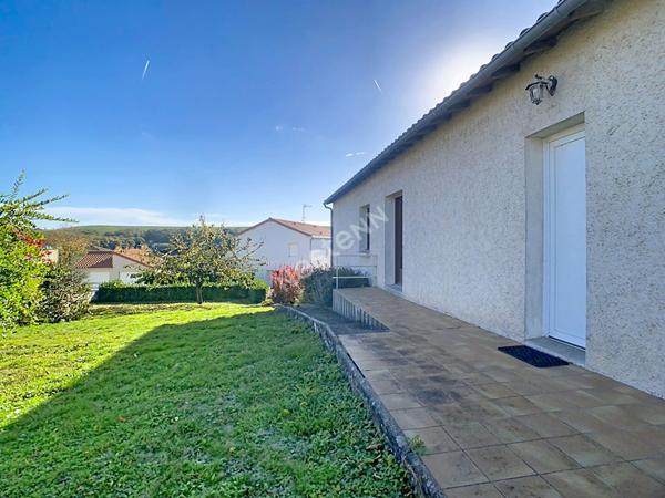 Maison Sevremoine (Saint-crespin-sur-moine) proches des commodités, à 10 minutes de VALLET, 10 minutes de CLISSON et de sa gare, à 3 minutes de l'axe NANTES-CHOLET, à 30 minutes de NANTES et 25 minutes de CHOLET