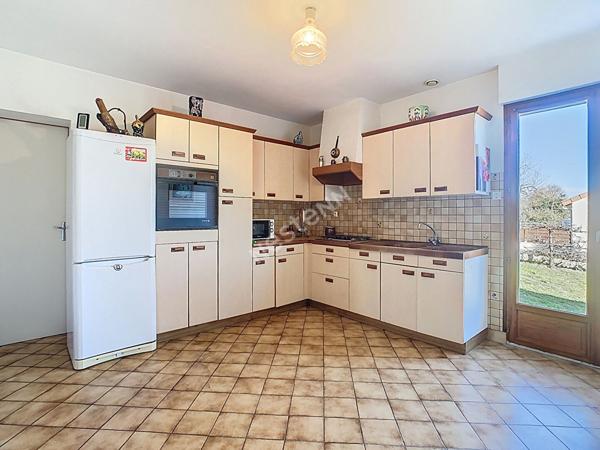 Maison Sevremoine (Saint-crespin-sur-moine) proches des commodités, à 10 minutes de VALLET, 10 minutes de CLISSON et de sa gare, à 3 minutes de l'axe NANTES-CHOLET, à 30 minutes de NANTES et 25 minutes de CHOLET