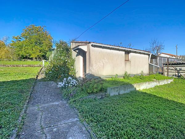 Maison Sevremoine (Saint-crespin-sur-moine) proches des commodités, à 10 minutes de VALLET, 10 minutes de CLISSON et de sa gare, à 3 minutes de l'axe NANTES-CHOLET, à 30 minutes de NANTES et 25 minutes de CHOLET