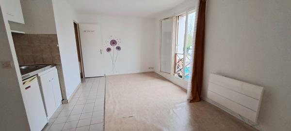 Charmant T2 à vendre à Boissy sous Saint Yon - 1 stationnement, Parfait pour primo-accédant ! à seulement 4 kms du RER C de Breuillet.
