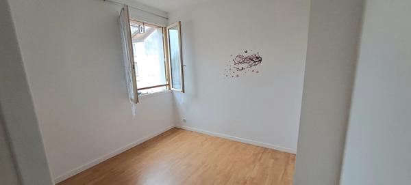 Charmant T2 à vendre à Boissy sous Saint Yon - 1 stationnement, Parfait pour primo-accédant ! à seulement 4 kms du RER C de Breuillet.