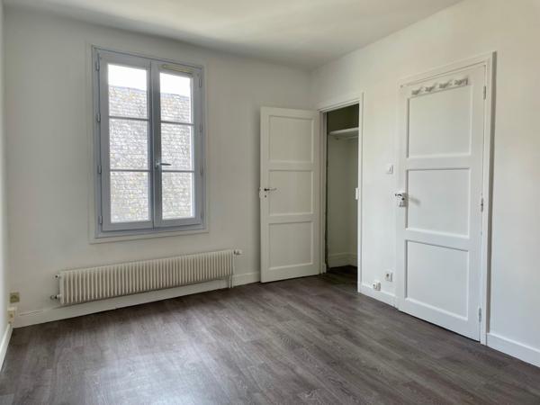 Maison
                                                                                                                                                                                                                                                                                                                        3 pièce(s)                                                                                                                                                                                                          2 chambre(s)                                                                                                                                                                                                          74  m²