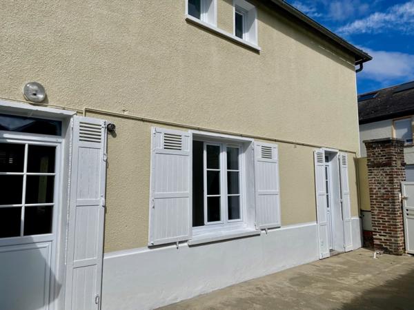 Maison
                                                                                                                                                                                                                                                                                                                        3 pièce(s)                                                                                                                                                                                                          2 chambre(s)                                                                                                                                                                                                          74  m²