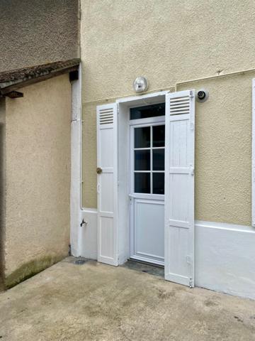 Maison
                                                                                                                                                                                                                                                                                                                        3 pièce(s)                                                                                                                                                                                                          2 chambre(s)                                                                                                                                                                                                          74  m²