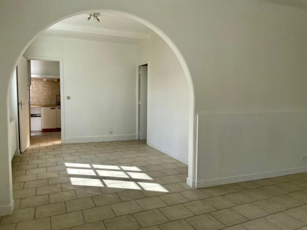 Maison
                                                                                                                                                                                                                                                                                                                        3 pièce(s)                                                                                                                                                                                                          2 chambre(s)                                                                                                                                                                                                          74  m²