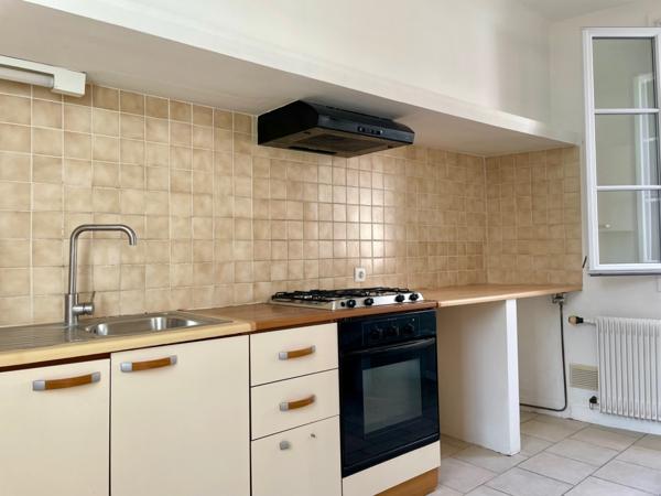 Maison
                                                                                                                                                                                                                                                                                                                        3 pièce(s)                                                                                                                                                                                                          2 chambre(s)                                                                                                                                                                                                          74  m²