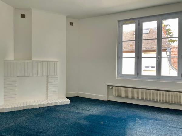 Maison
                                                                                                                                                                                                                                                                                                                        3 pièce(s)                                                                                                                                                                                                          2 chambre(s)                                                                                                                                                                                                          74  m²
