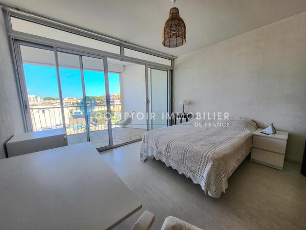 Duplex
                                                                                                                                                                                                                                                                                                                        3 pièce(s)                                                                                                                                                                                                          2 chambre(s)                                                                                                                                                                                                          64  m²