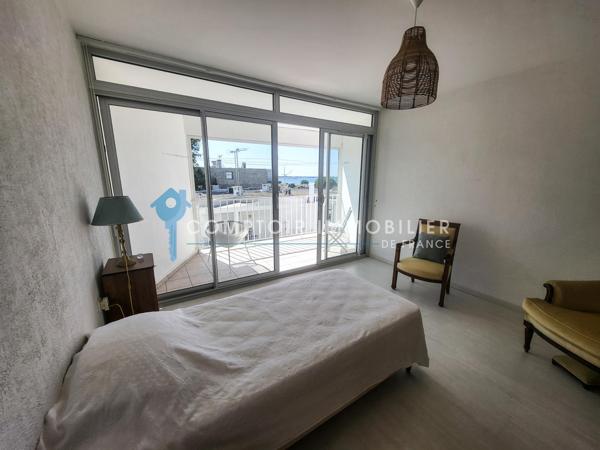Duplex
                                                                                                                                                                                                                                                                                                                        3 pièce(s)                                                                                                                                                                                                          2 chambre(s)                                                                                                                                                                                                          64  m²