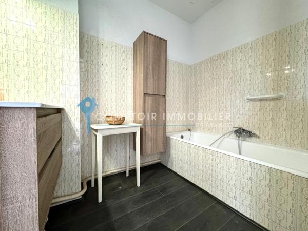 Duplex
                                                                                                                                                                                                                                                                                                                        3 pièce(s)                                                                                                                                                                                                          2 chambre(s)                                                                                                                                                                                                          64  m²