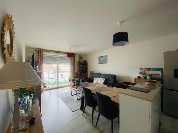 APPARTEMENT IMPECCABLE ET LUMINEUX AVEC BALCON EXPOSE OUEST VUE DEGAGEE A QUELQUES MINUTES DE LA GARE ET DU CENTRE VILLE