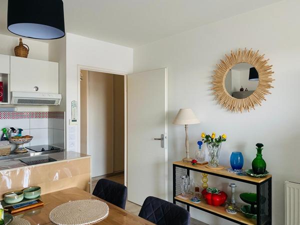 APPARTEMENT IMPECCABLE ET LUMINEUX AVEC BALCON EXPOSE OUEST VUE DEGAGEE A QUELQUES MINUTES DE LA GARE ET DU CENTRE VILLE