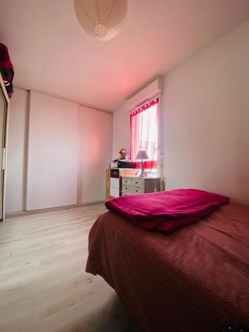 APPARTEMENT IMPECCABLE ET LUMINEUX AVEC BALCON EXPOSE OUEST VUE DEGAGEE A QUELQUES MINUTES DE LA GARE ET DU CENTRE VILLE