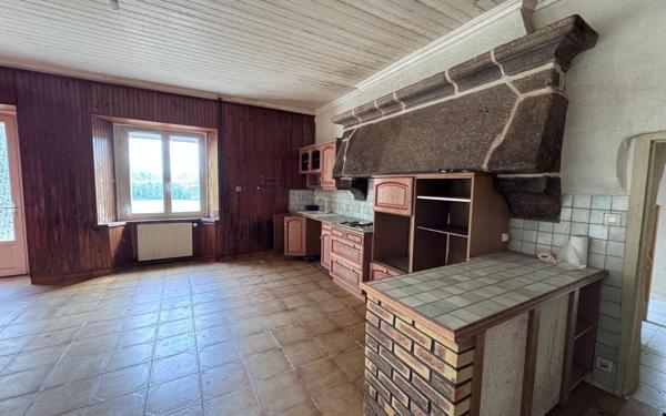 Maison à vendre    8 pièces • 237 m2 Rostrenen