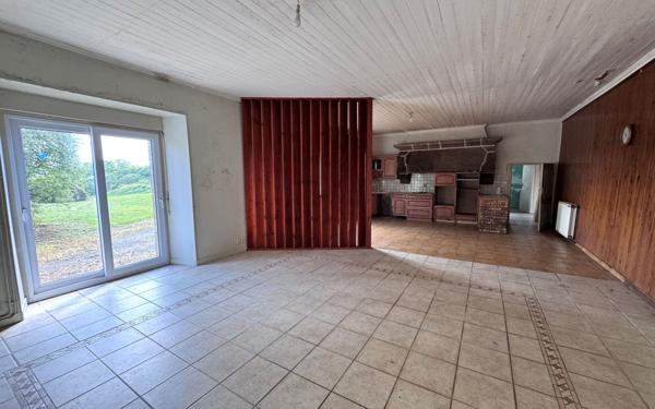 Maison à vendre    8 pièces • 237 m2 Rostrenen