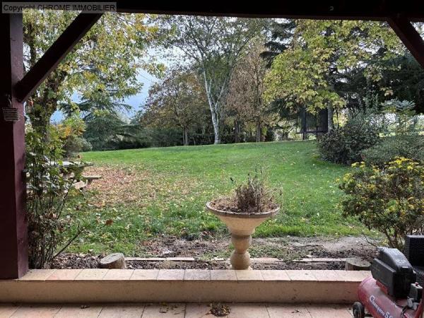 Vente                                                      Maison
                        
                     5 pièces                      102 m2                     à Marmande