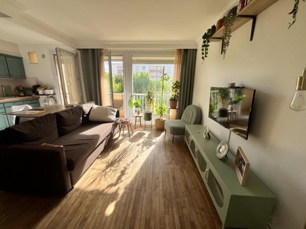 Appartement à louer 990 € CC Tours 4 p 64 m² DPE D