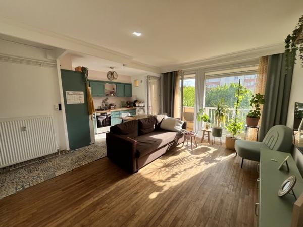 Appartement à louer 990 € CC Tours 4 p 64 m² DPE D