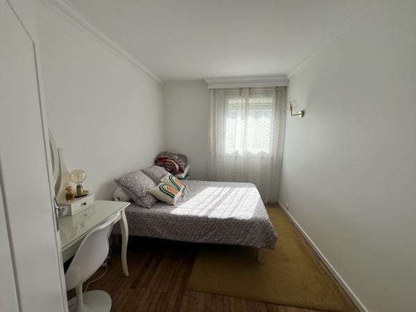 Appartement à louer 990 € CC Tours 4 p 64 m² DPE D