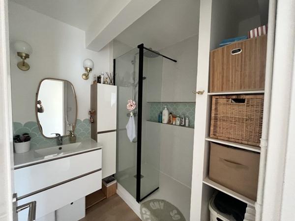 Appartement à louer 990 € CC Tours 4 p 64 m² DPE D