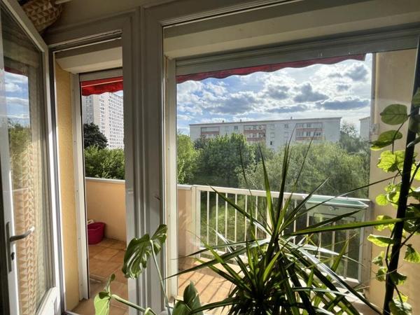 Appartement à louer 990 € CC Tours 4 p 64 m² DPE D