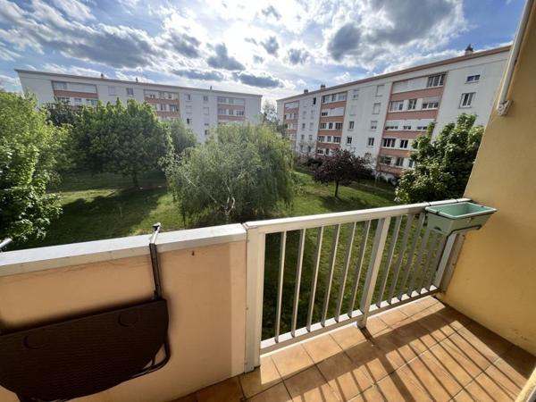 Appartement à louer 990 € CC Tours 4 p 64 m² DPE D
