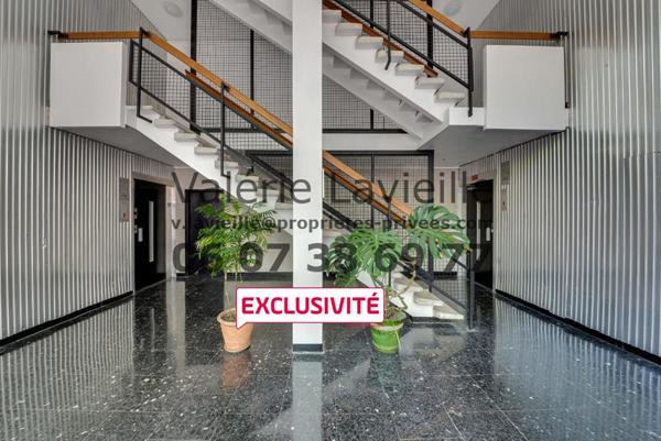 Marseille (13001) - BOURSE - VIEUX PORT - T4/5 lumineux - 91 m2 - Vue Panoramique et balcons