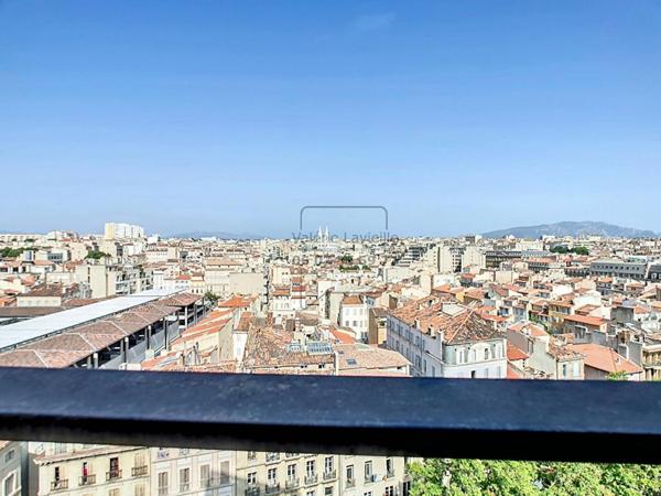 Marseille (13001) - BOURSE - VIEUX PORT - T4/5 lumineux - 91 m2 - Vue Panoramique et balcons