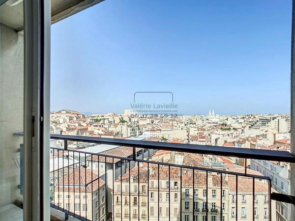 Marseille (13001) - BOURSE - VIEUX PORT - T4/5 lumineux - 91 m2 - Vue Panoramique et balcons