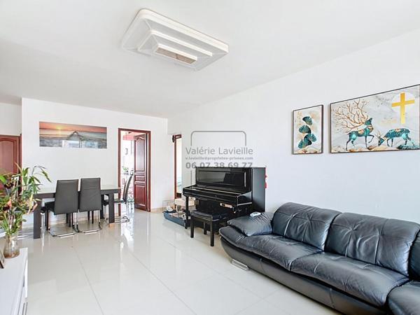 Marseille (13001) - BOURSE - VIEUX PORT - T4/5 lumineux - 91 m2 - Vue Panoramique et balcons