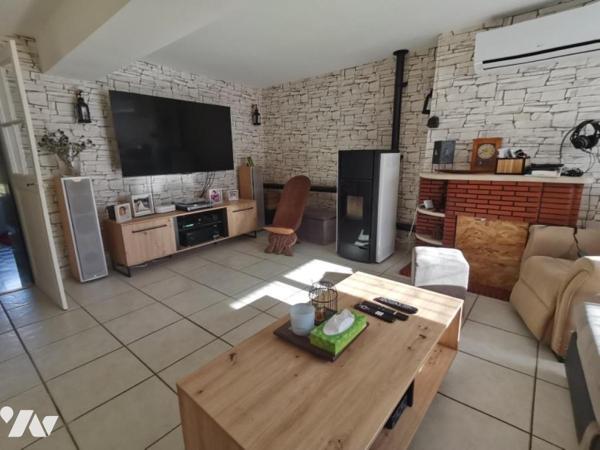 Charmante maison avec dépendance aménagée - Prête à vivre !

Installez-vous  dans cette agréa...