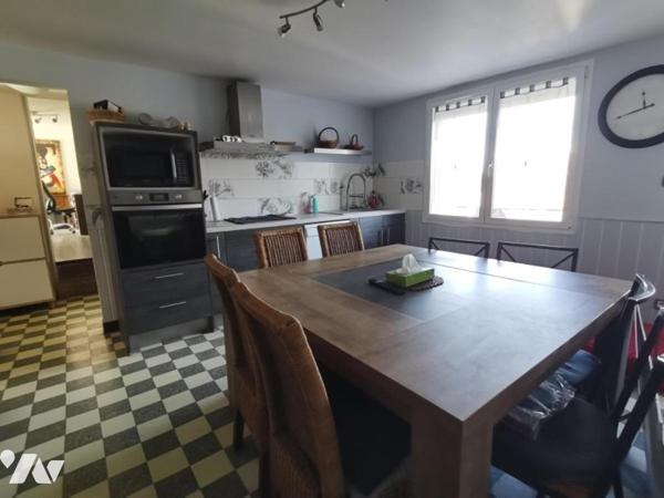 Charmante maison avec dépendance aménagée - Prête à vivre !

Installez-vous  dans cette agréa...