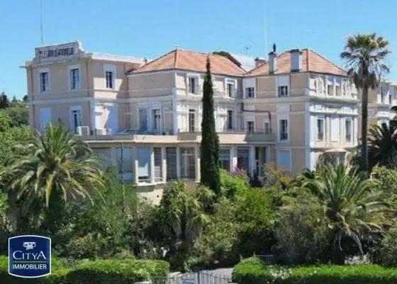 Appartement à louer 3 pièces 75.35m² Saint-Raphaël (83530)
