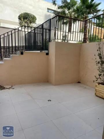 Appartement à louer 3 pièces 75.35m² Saint-Raphaël (83530)