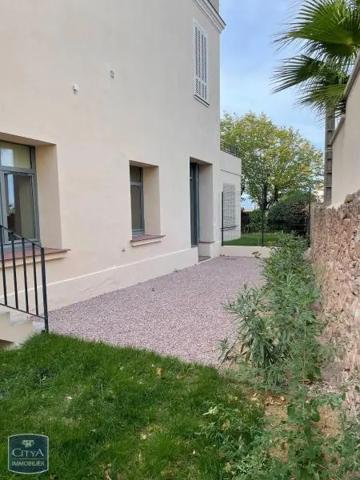 Appartement à louer 3 pièces 75.35m² Saint-Raphaël (83530)