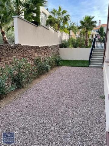 Appartement à louer 3 pièces 75.35m² Saint-Raphaël (83530)